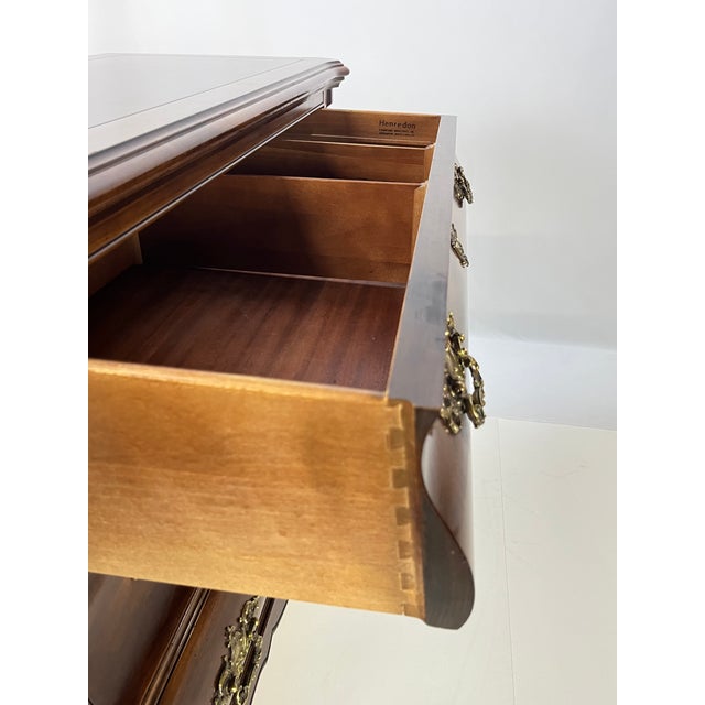 Henredon Late 20th Century Henredon Viennese/French Provincial Bombe Chest or Commode For Sale - Image 4 of 16
