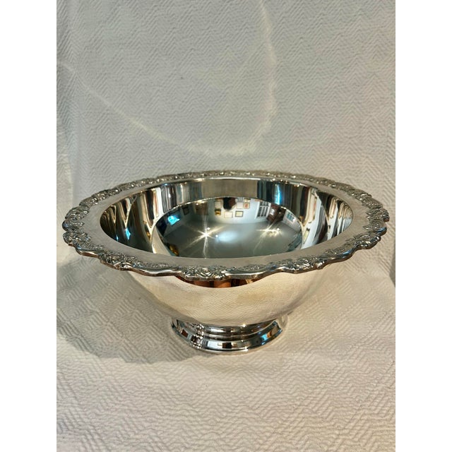 Vintage Oneida “Du Maurier” 15” Silverplate Pedestal Punch Bowl or Centerpiece Bowl For Sale - Image 10 of 10