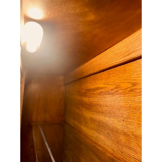 1980s 1980s American of Martinsville Lighted Oak China Cabinet / Display Hutch With Glass Shelves For Sale - Image 5 of 14
