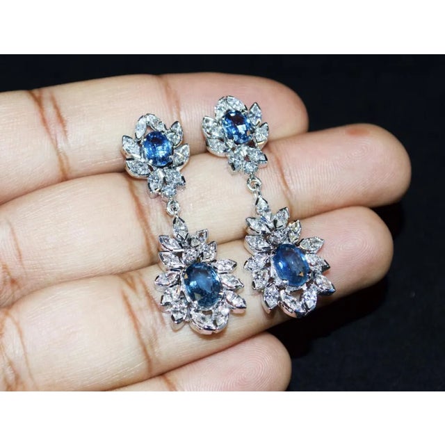 Early 21st Century Certified Natural 8.4CTS VS F Diamond Ceylon Sapphire 18K Solid Gold Chandelier Earrings, A Pair For Sale - Image 5 of 5