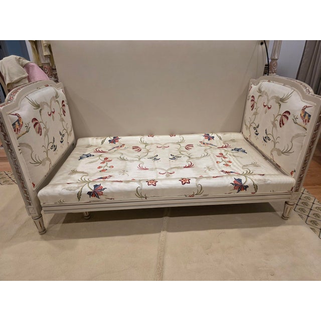 Cream Late 20th Century Custom Louis XV Fully Upholstered Extendable Daybed by Stark For Sale - Image 8 of 8