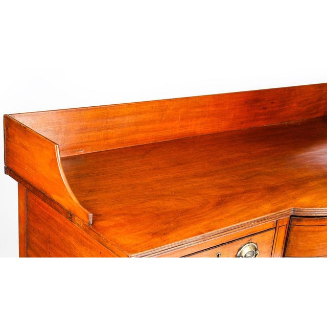 George III Mahogany Inlaid Sideboard, 18th Century For Sale - Image 3 of 18