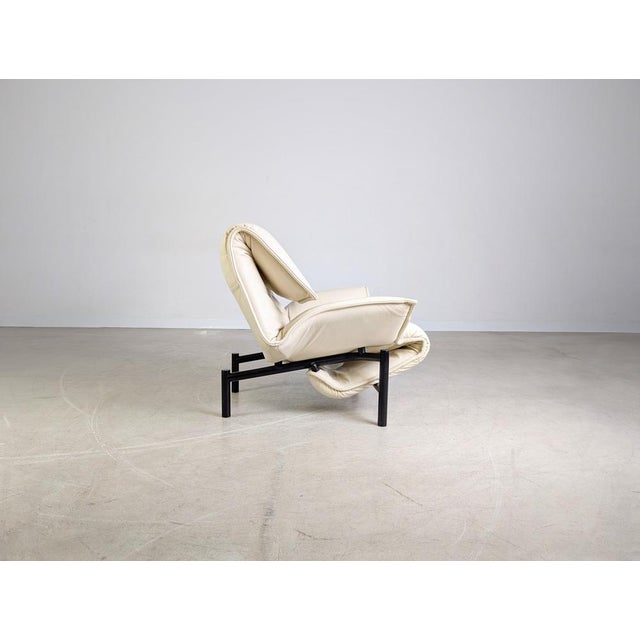 Cassina Veranda Lounge Chair in Leather by Vico Magistretti for Cassina, 1980s For Sale - Image 4 of 17