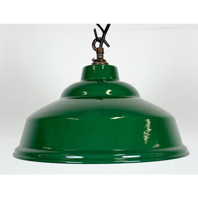 Green Industrial British Green Enamel Factory Pendant Lamp, 1960s For Sale - Image 8 of 16