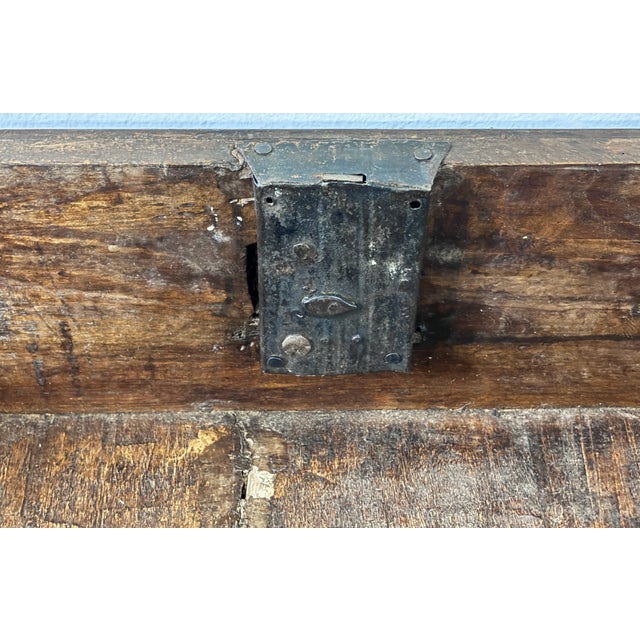 Wood 17th Century Italian Walnut Chest of Drawers For Sale - Image 7 of 11