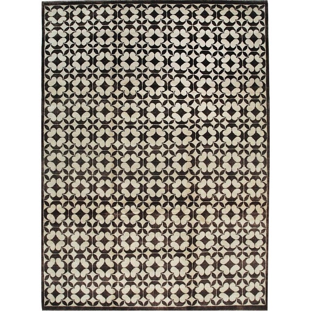 9x12 Black Hand-Knotted Wool Linked Quatrefoils Geometric Modern Carpet Rug For Sale In New York - Image 6 of 7