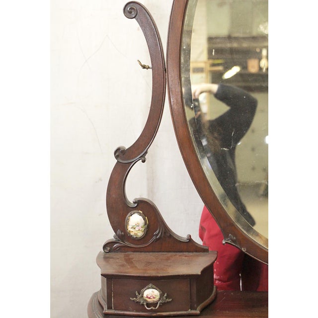 R. J. Horner & Co. Antique Queen Anne Mahogany Vanity Dresser For Sale - Image 4 of 14