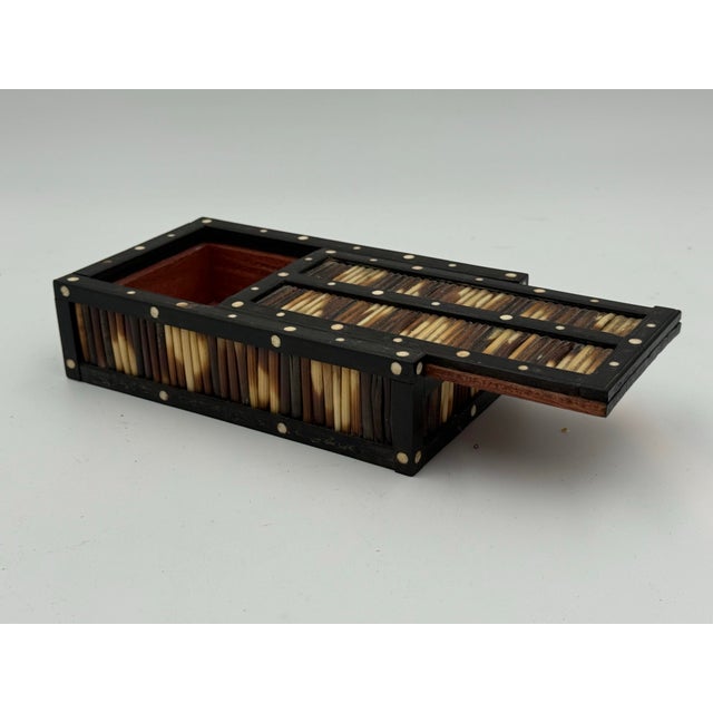 Antique Anglo Indian Box Handcrafted With Porcupine Quills For Sale - Image 4 of 6