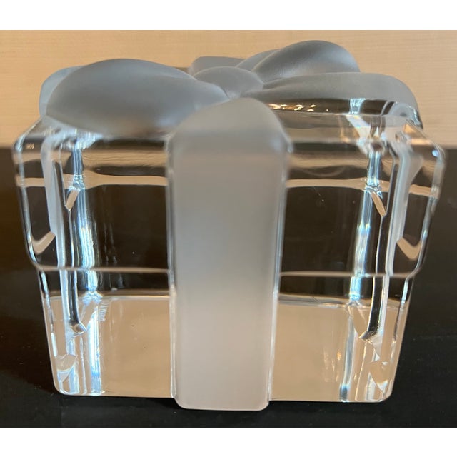 1990s Tiffany & Co. Crystal Paperweight Gift Box Trinket Box Paper Weight Present For Sale - Image 5 of 6