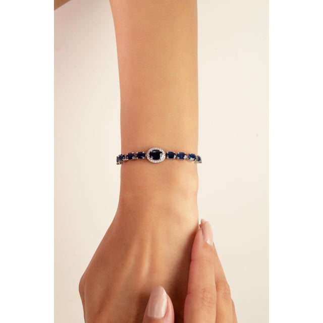 Modernist 5.86 Ct Blue Sapphire and Diamond Adjustable Bracelet in 14k Gold For Sale - Image 4 of 14