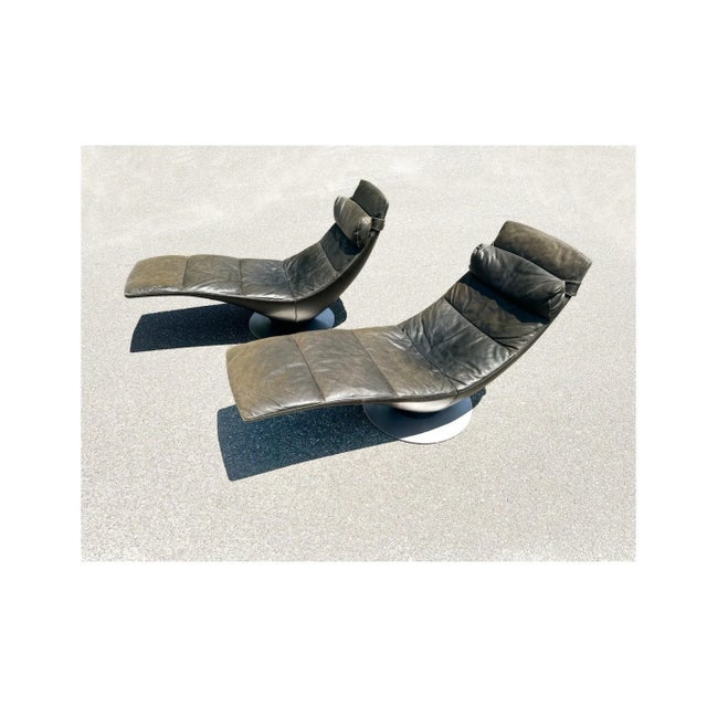 1990s Modern Natuzzi Leather Swivel Chaise Pair For Sale - Image 12 of 12