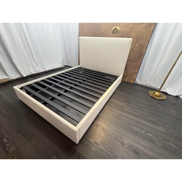 Wood Rh Lawson Fabric Panel Bed – Queen | 48" Headboard | Natural Performance Linen Weave For Sale - Image 7 of 18