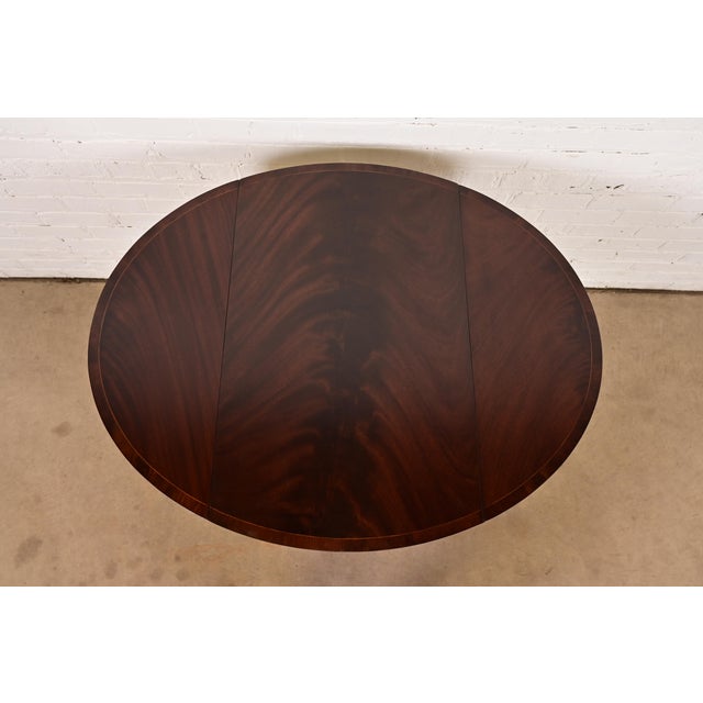 Baker Furniture Georgian Flame Mahogany Drop Leaf Pembroke Side Table, Newly Refinished For Sale - Image 11 of 16