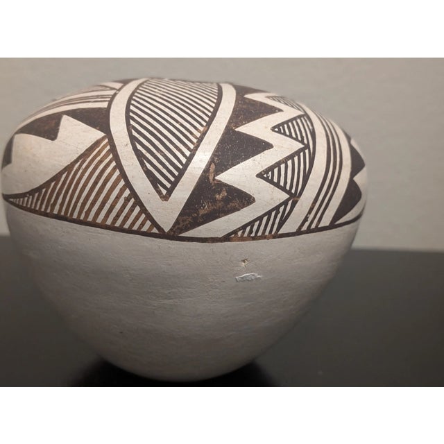 1970s 1970s Rose Chino Garcia Acoma Pueblo Fine Line Pottery Seed Jar For Sale - Image 5 of 7