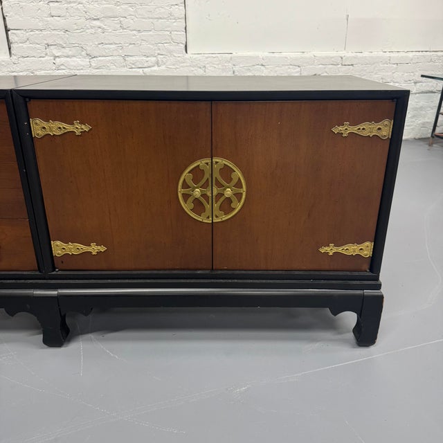 1970s Raymond Sobata for Century Furniture Chin Hua Collection Chinoiserie Credenza For Sale - Image 5 of 12