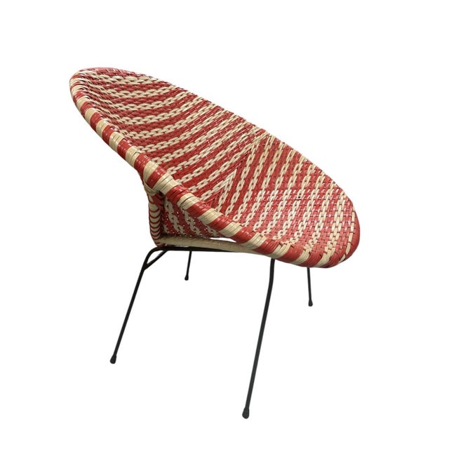 1960s Mid-Century Modern Balinese Vinyl Weave Scoop Chair For Sale - Image 4 of 11