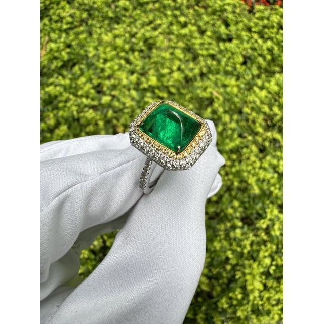 Green 4.49 Carat Sugarloaf Cabochon Cut Colombian Emerald and Diamond Halo Ring in 18k, Size 6.75 For Sale - Image 8 of 10