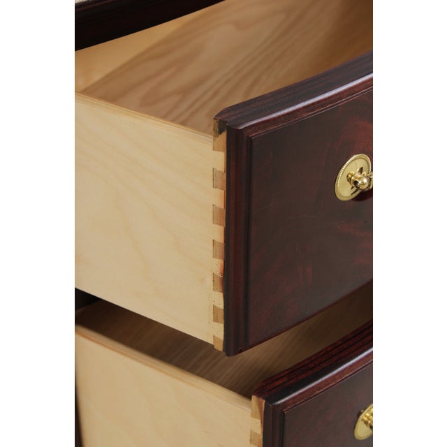Pair of Thomasville Mahogany Nightstands For Sale In Philadelphia - Image 6 of 14
