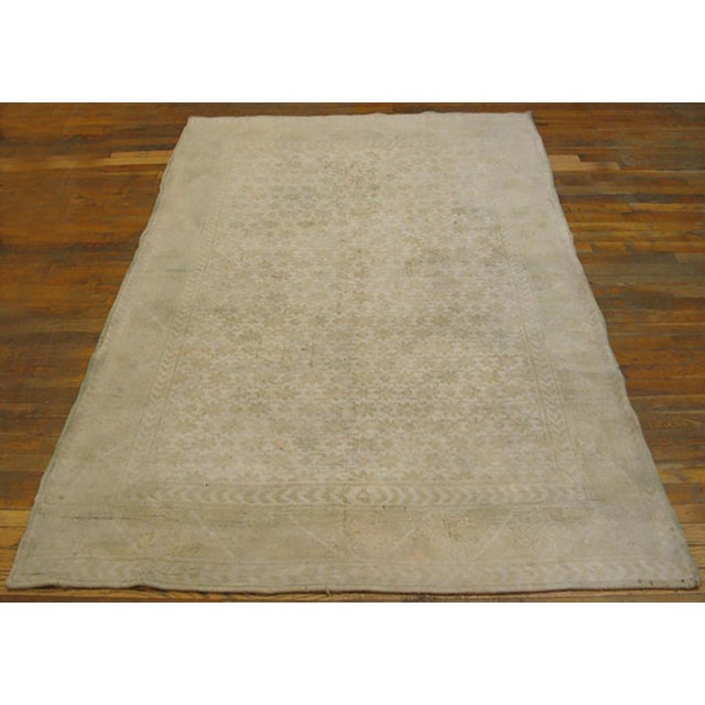 Antique Indian Agra rug. Size: 4'0" x 6'0".