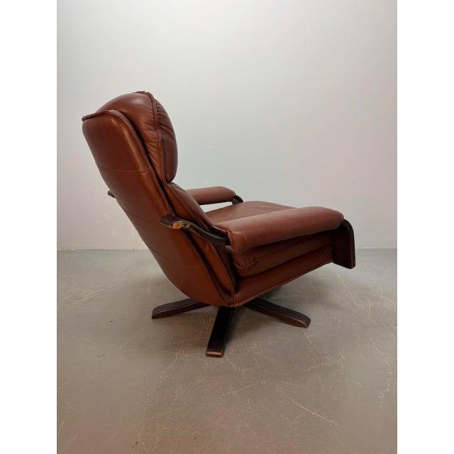 Vintage Swivel Lounge Chair in Cognac Leather on Plywood Frame from Leolux, 1970s For Sale - Image 6 of 10