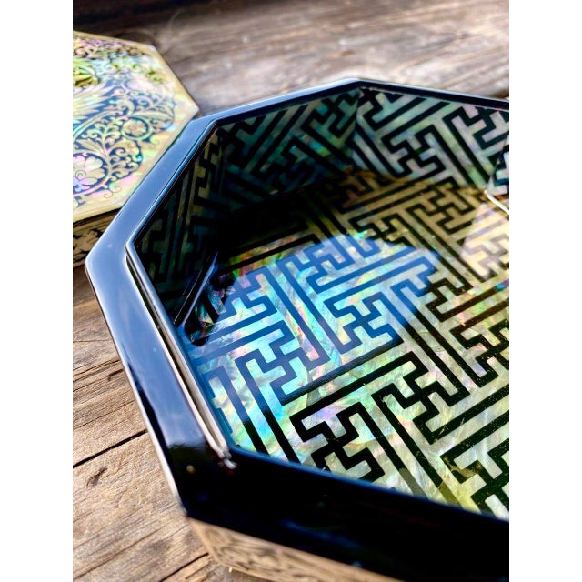 Korean Shin Do Najeonchilgi Mother-of-Pearl Octagonal Crane Lacquer Box For Sale - Image 9 of 16