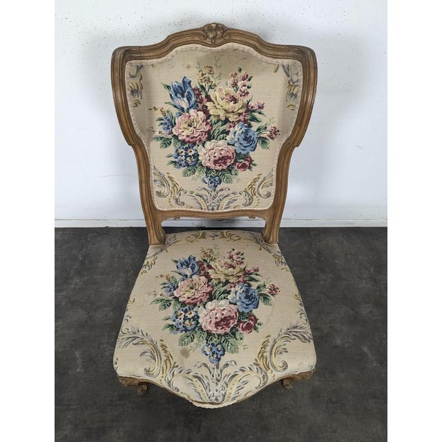 2000 - 2009 Louis XV Style Longue Chair in Wood with Floral Tapestry For Sale - Image 5 of 9