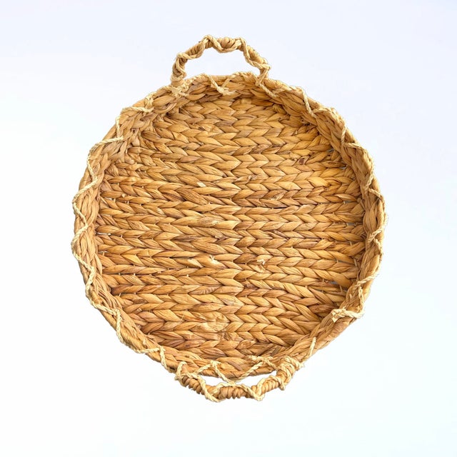 Contemporary Vintage Coastal Hand-Woven Seagrass Serving Tray For Sale - Image 3 of 5