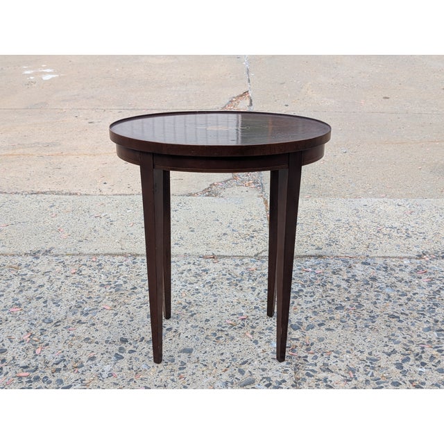 Mid 20th Century Vintage Mahogany Federal Style Shell Inlay Occasional Table For Sale - Image 5 of 6