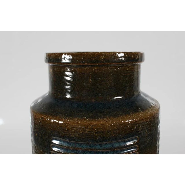 Large Mid-Century Stoneware Floor Vase Model No. C 24 with Moss Green Glaze by Linnemann-Schmidt for Palshu, Denmark For Sale - Image 4 of 10