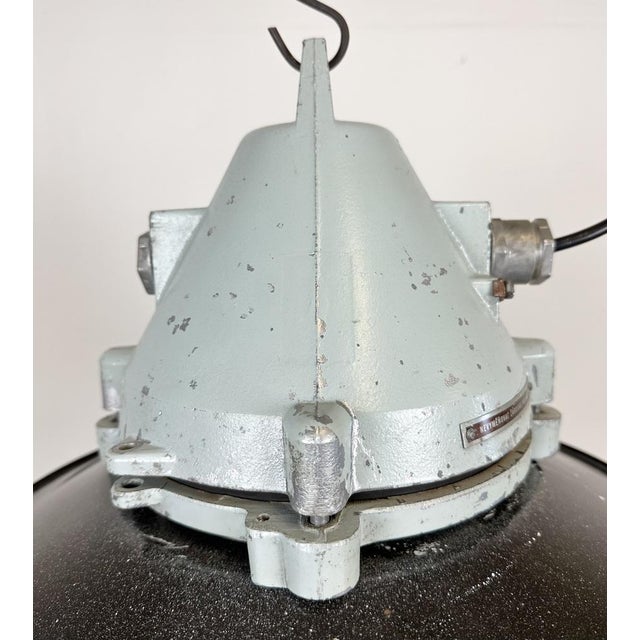 Industrial Grey Cast Aluminium Explosion Proof Lamp with Enameled Shade from Elektrosvit, 1970s For Sale - Image 3 of 18