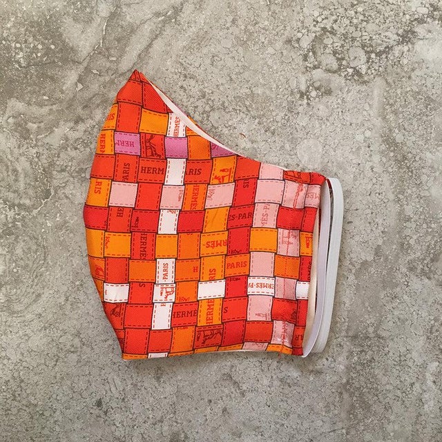 Contemporary Hermes Vintage Handmade Bolduc Au Carre Silk Scarf Face Mask For Sale - Image 3 of 7