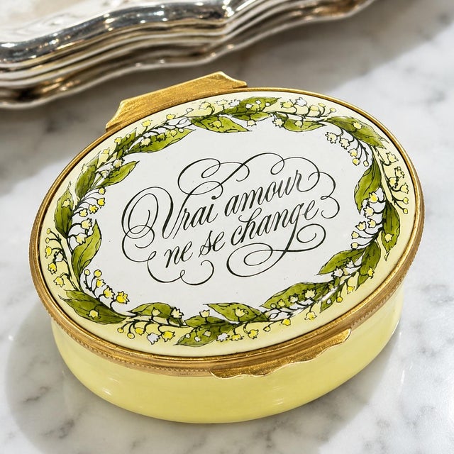 Late 20th Century Vintage Tiffany & Co. For Halcyon Days "True Love Never Changes" Enamel Box For Sale - Image 5 of 5