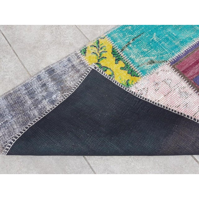 Decorative Anatolian Mid 20th Century Rug For Sale - Image 4 of 10