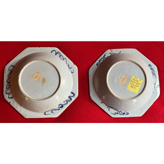 Antique 18th Century Blue & White Delft Chinoiserie Octagonal Soup Plates in the Chinese Export Style Circa 1750 - A Pair For Sale - Image 10 of 15