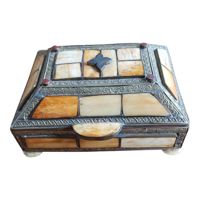 Mid 20th Century Decorative Moroccan Camel Bone Box For Sale