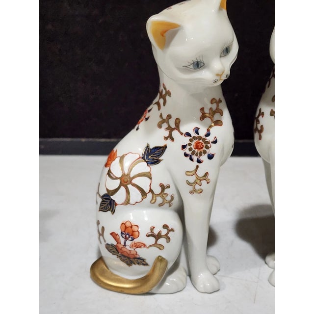 Vintage MCM Porcelain Hand Painted Sitting Cats Figurines Made in Japan-Set of 2 For Sale - Image 4 of 7