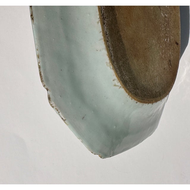 Chinese Export Hand-Painted Blue & White Porcelain Platter With Floral Basket, Circa 1800 For Sale - Image 9 of 13