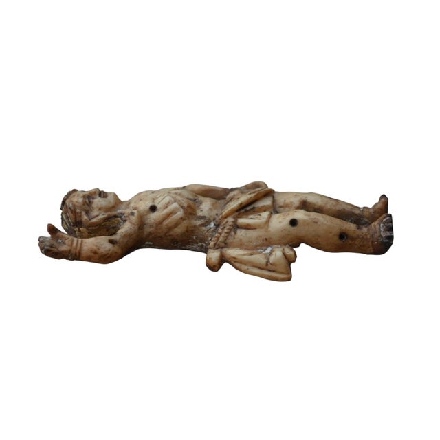 Cream Saint Sebastian in Carved Bone Late Gothic Art, 15th Century 8.6 Cm For Sale - Image 8 of 10