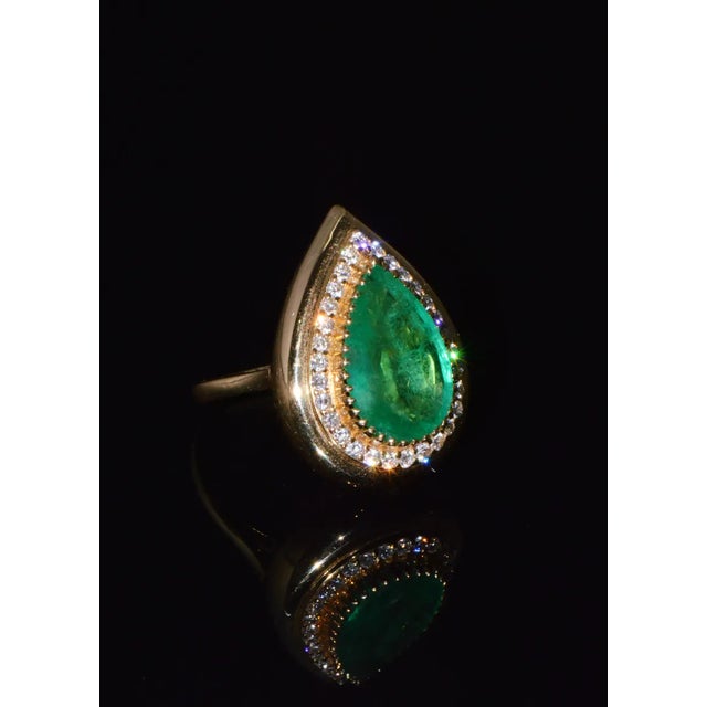 GIA Certified Natural 6.46CTS VS F Diamond Emerald 18K Solid Gold Halo Domed Ring, size 7 For Sale - Image 9 of 10