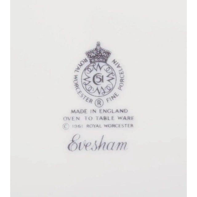 1980s Evesham Porcelain Plates with Fruit Motifs from Royal Worcester, England, 1980s, Set of 9 For Sale - Image 5 of 6