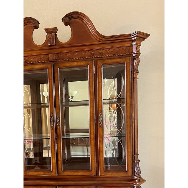 Late 20th Century Traditional Chippendale Style China Cabinet Breakfront Curio Display For Sale - Image 5 of 5