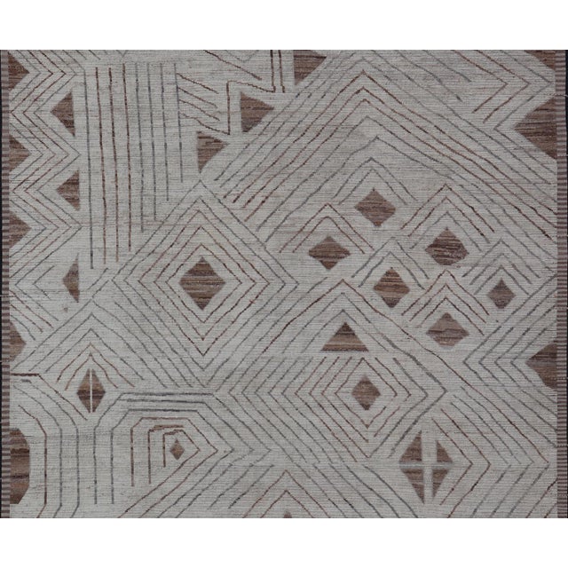 Fine Modern Rug in White & Light Brown Tones with Abstract & Geometric Design. Hand Knotted Modern Casual Sub-Geometric...