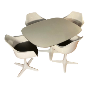 Mid-Century Modern Burke, Inc. Tulip Dining Set, Oval Table and Four Chairs Eero Saarinen for Knoll