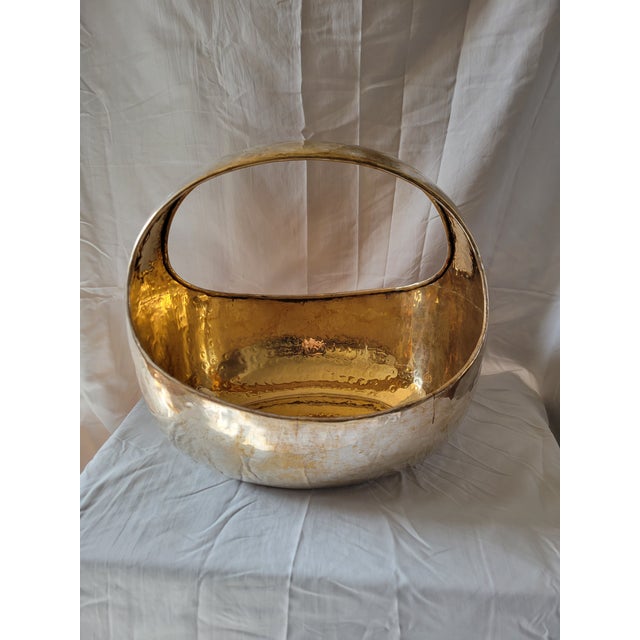 Mid-Century Modern Vintage Late 20th Century Brass Hammered Basket For Sale - Image 3 of 10