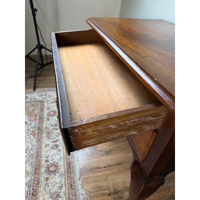 18th Century American Queen Anne Walnut Shell-Carved Lowboy, C. 1740–1770 For Sale - Image 9 of 10