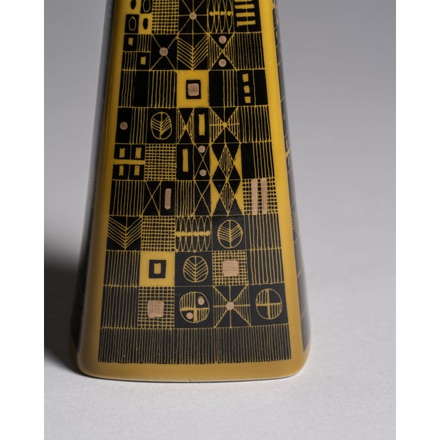 Yellow Model 1703 Porcelain Vase Set by Hans Theo Baumann for Rosenthal, 1964, Set of 3 For Sale - Image 18 of 18
