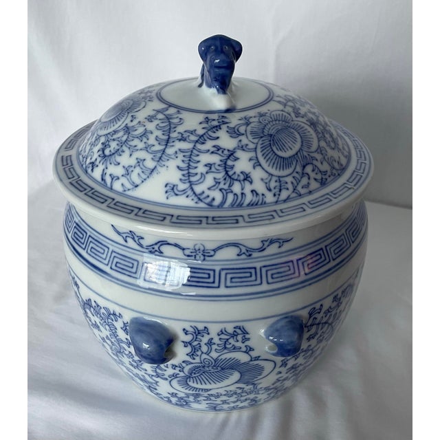 Chinese Late 20th Century Blue & White Chinoiserie Ginger Jar With Lid For Sale - Image 3 of 7