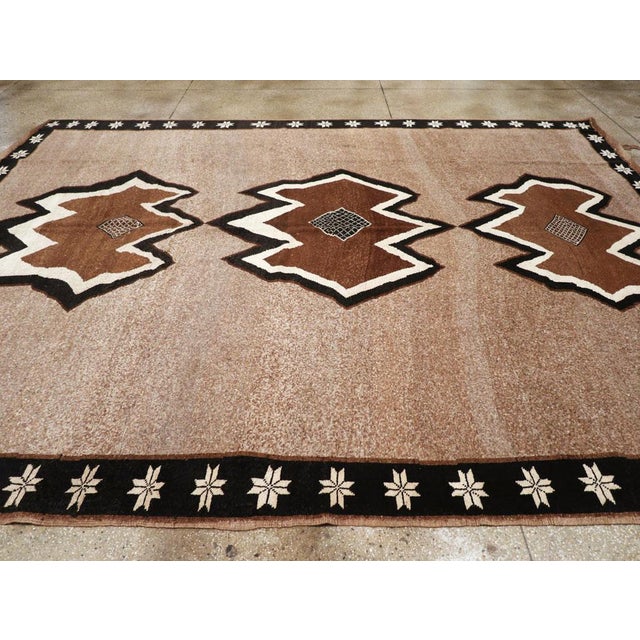 Galerie Shabab Collection Mid-20th Century Turkish Anatolian Tribal Room Size Carpet For Sale - Image 4 of 8