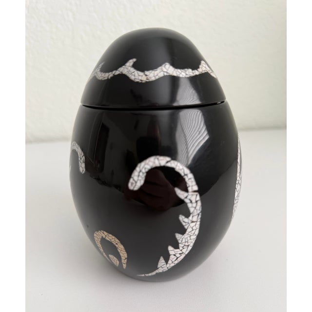 Late 20th Century Art Deco Jean Dunand Style Eggshell Lacquer Egg Canister Box For Sale - Image 10 of 10