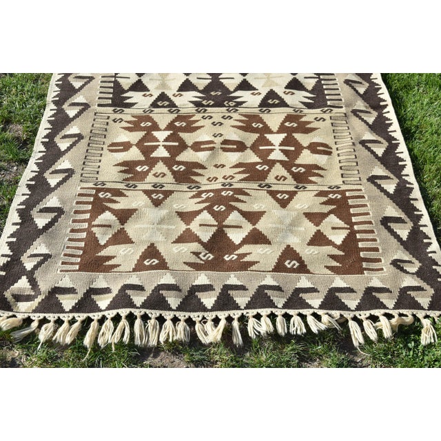 1980s Decorative Handwoven Oushak Boho Style Turkish Motif Kilim Rug Size: 4 x 6.2 ft (123 x 188 cm) 48 x 74 inches Color:...